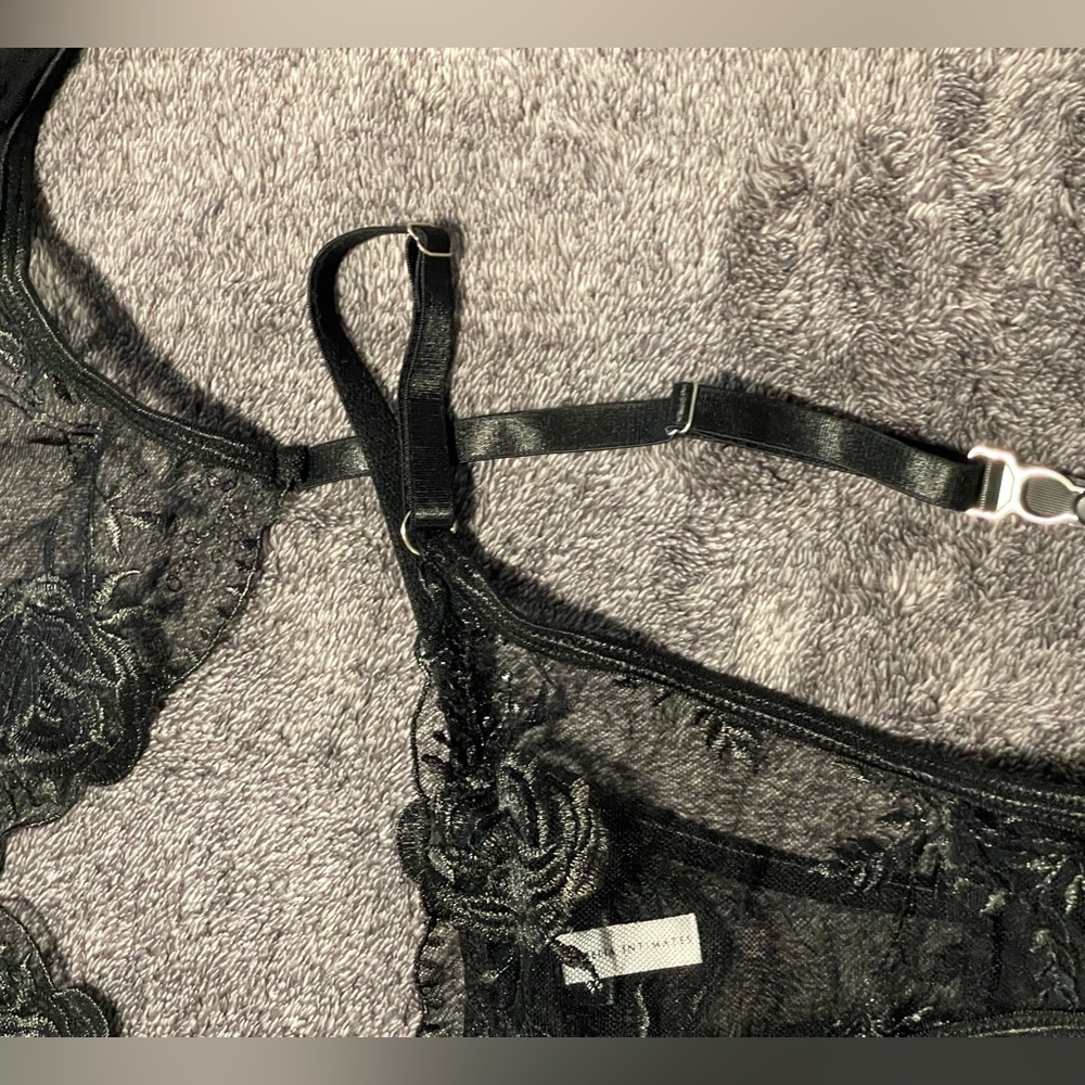 *NEVER USED* Elegant Black Lace Lingerie Set - Picture 6 of 7